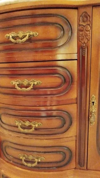 Mueble de madera con tapa de mármol Ancho 1,30