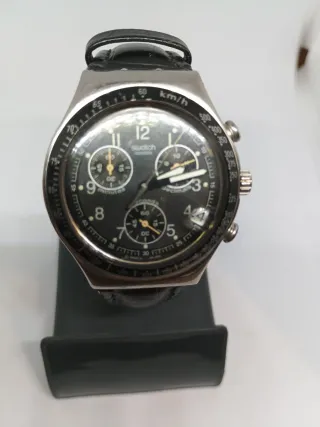 Orologio Swatch Irony Chrono Dark Phoenix con cinturino in pelle nera