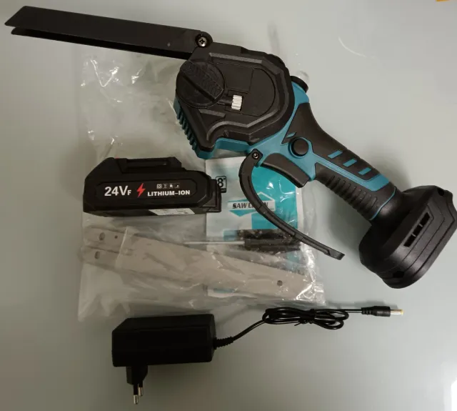 Motosserra a Bateria Recarregável de 8 Polegadas