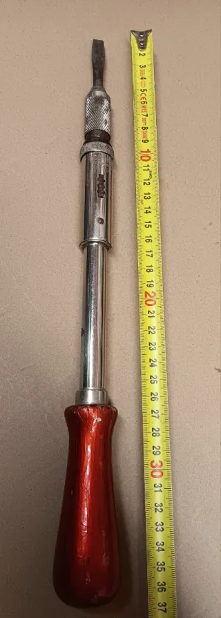 Destornillador antiguo colección