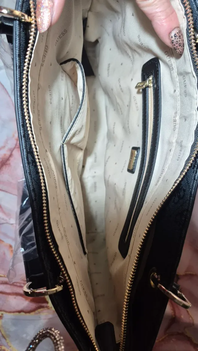 Bolso Guess Negro Monogram