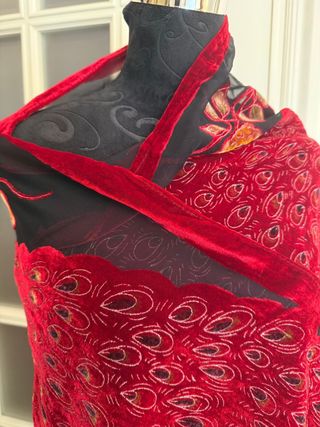 Stola elegante in crêpe e ciniglia