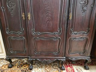 Roupeiro antigo madeira maciça imponente