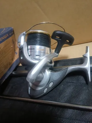 Lote de pesca: cañas, carretes y accesorios