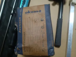 Lote de pesca: cañas, carretes y accesorios