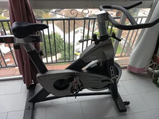 Bicicleta de Spinning, es profesional,de cadena