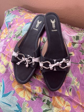 Sandalias YANKO Piel Negra y Blanca Talla 39