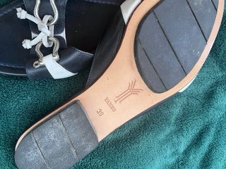 Sandalias YANKO Piel Negra y Blanca Talla 39