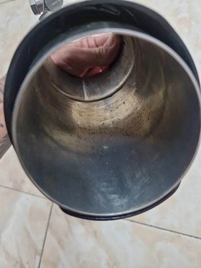 Cola de escape Akrapovic carbono