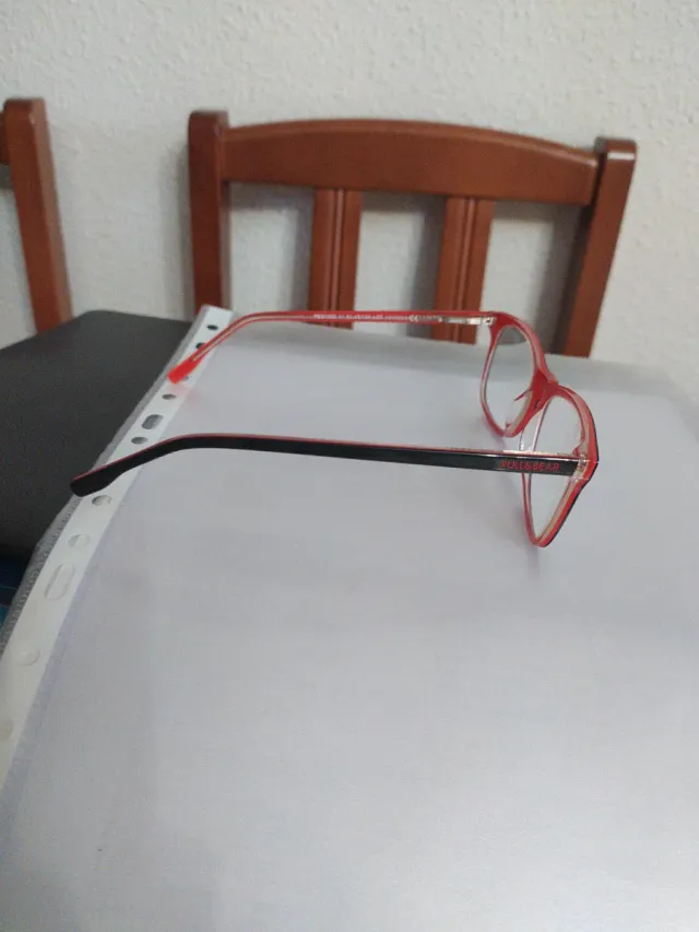 Gafas Pull&Bear Negras y Rojas