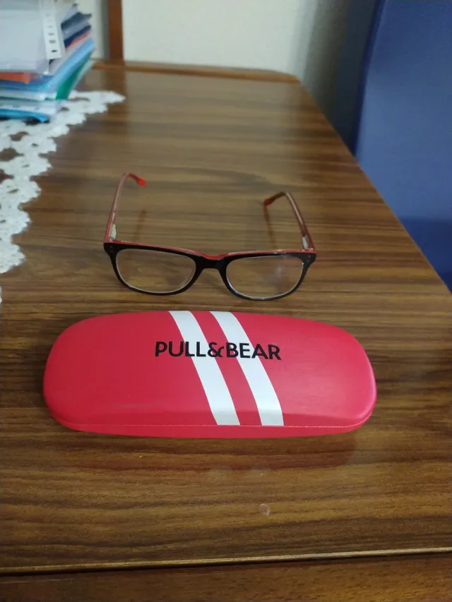 Gafas Pull&Bear Negras y Rojas