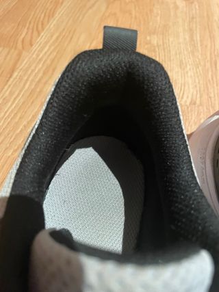 Zapatillas Kalenji grises y blancas