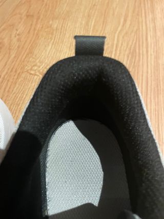 Zapatillas Kalenji grises y blancas