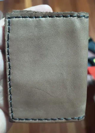 Cartera de cuero artesanal