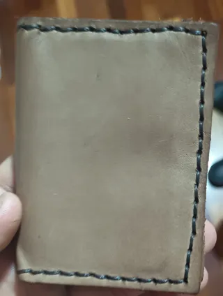 Cartera de cuero artesanal