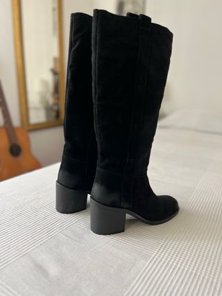 Stivali neri in pelle scamosciata