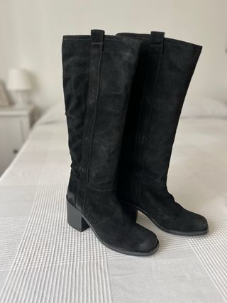 Stivali neri in pelle scamosciata