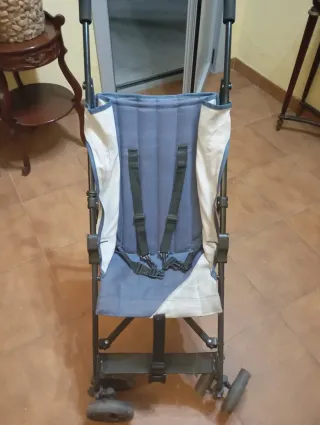 Carrito de paseo azul y beige