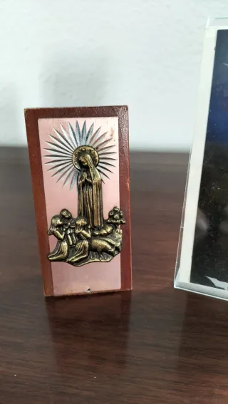 Lote figura religiosas y postal