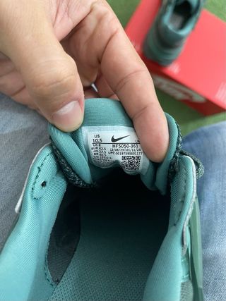 Nike V2K Run Verde/Argento Tg 42.5