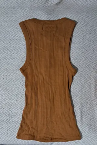 Camiseta ajustada sin mangas