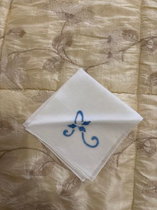 Fazzoletto vintage misto lino ricamato A