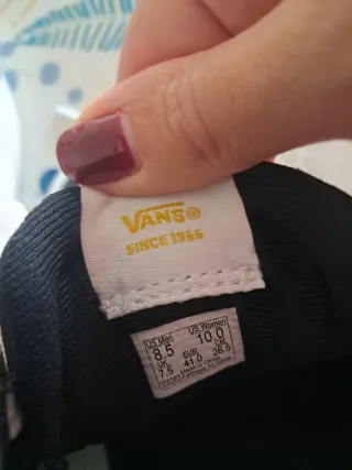 Zapatillas Vans Negras y Blancas