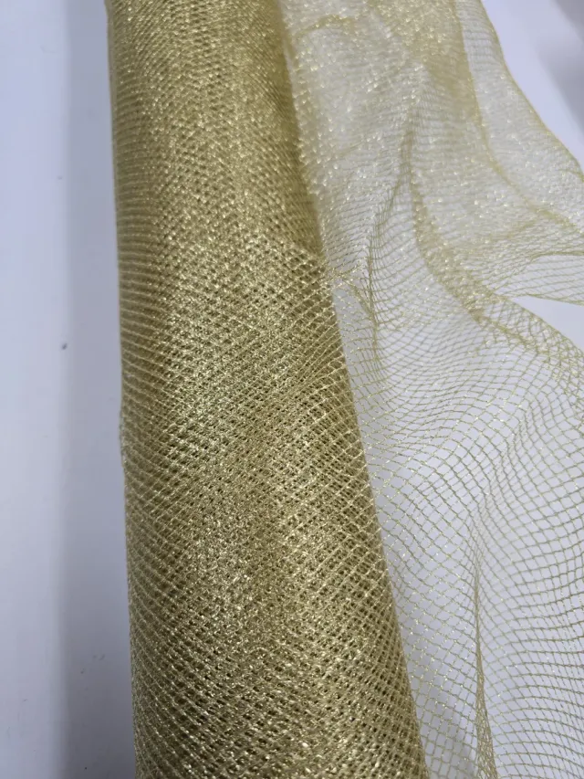 Tul de red dorado brillante