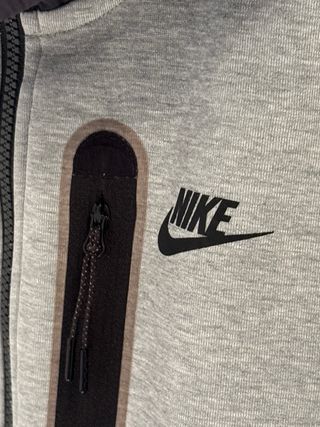 Chaqueta Nike Tech Full Zip Gris y Negra XS/S