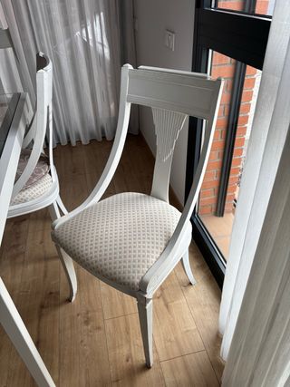 Conjunto 6 Sillas Madera Blancas recién tapizadas