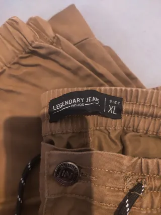 Pantalones marrones con cordón