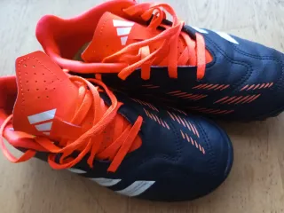 2 pares Adidas Predator