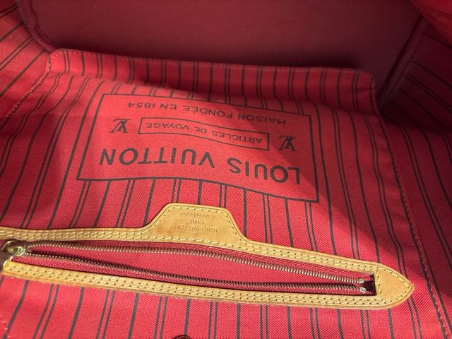 Bolso Louis Vuitton Neverfull Marrón Rojo