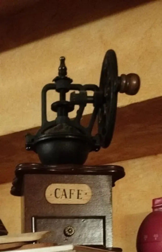 Molinillo de café antiguo