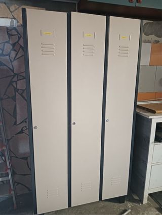 Taquillas metálicas grupo de 3