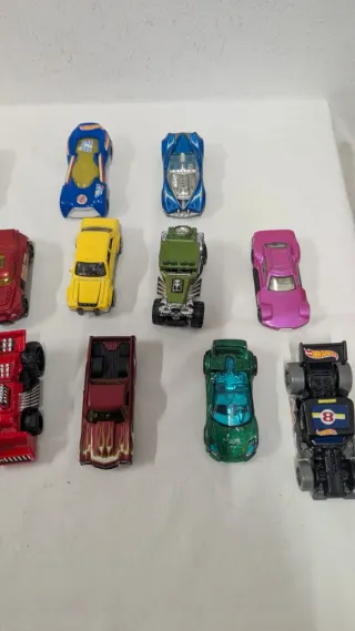 Lote de 18 coches Hot Wheels