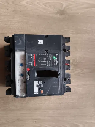 Interruptor Schneider NSX 250F
