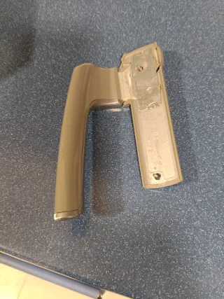 Maneta Puerta Frigorífico Electrolux y placa marca