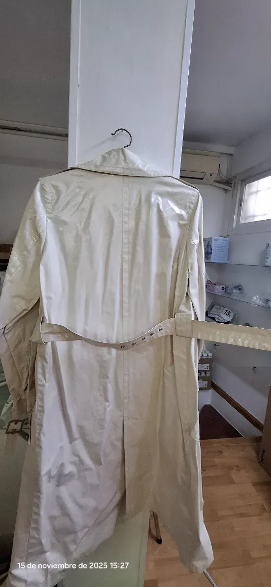 Gabardina bege/branca da primeira loja de Za