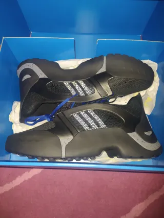 Zapatillas Adidas Kouza Dyz Negras y Azules