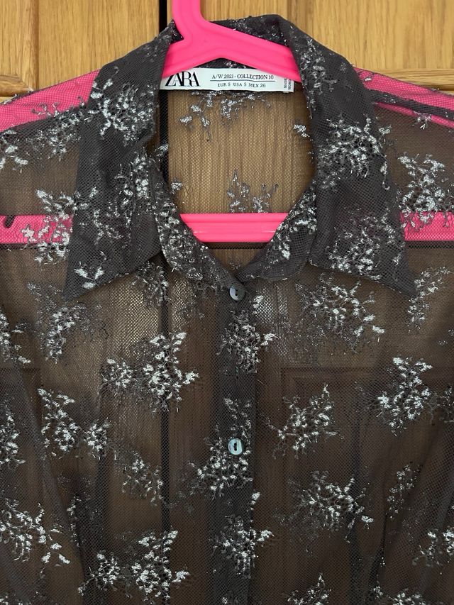 Camisa Zara bordada transparente