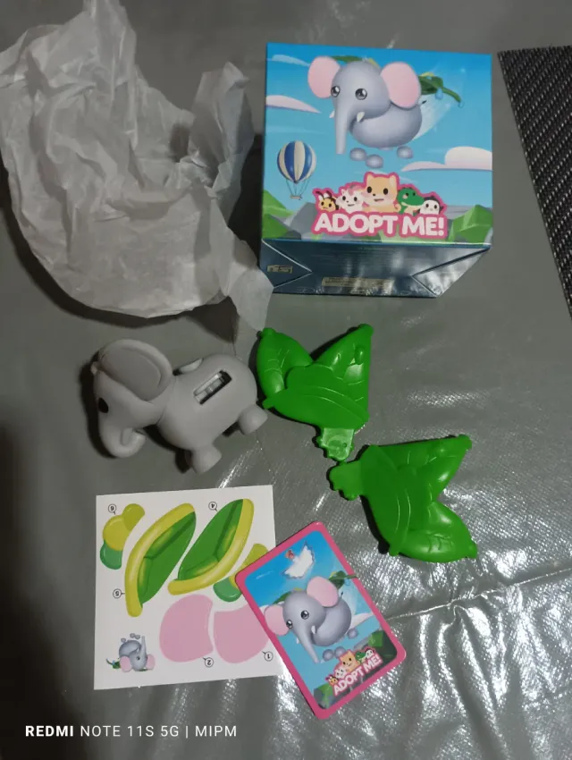 Figura McDonald's Adopt Me Elefante