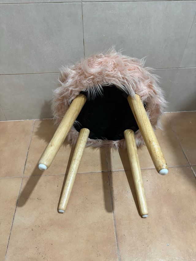 Taburete peludo rosa madeira