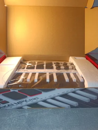 AKAI MPK Mini Special Edition White