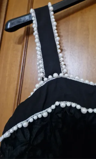 Abito da cerimonia nero con perle