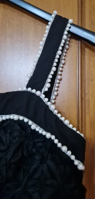 Abito da cerimonia nero con perle