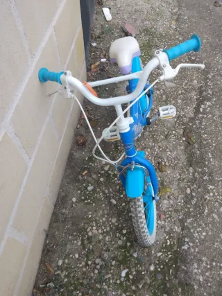 Bicicleta infantil azul