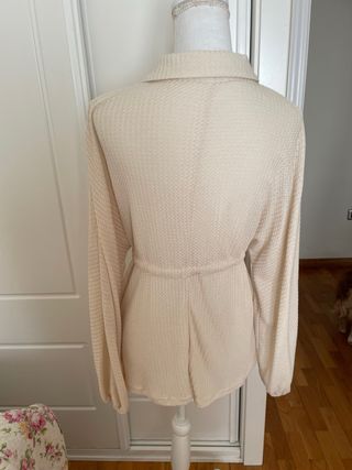 Sobrecamisa Crema Lazo Punto Gofre Talla L