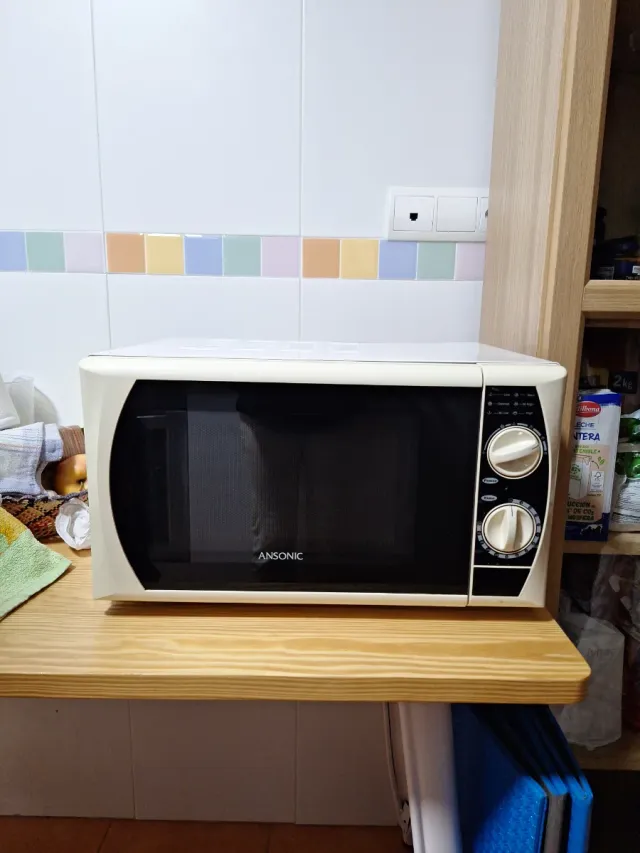 Microondas Ansonic blanco