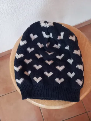 Sciarpa a ciambella e berretto fantasia cuori